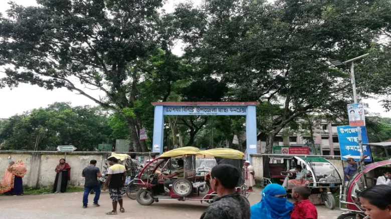 উপজেলা স্বাস্থ্য কমপ্লেক্সে কাউনিয়ার শেষ ভরসা  টর্চ লাইট ও ম