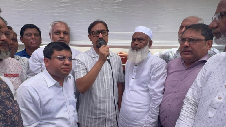 নগরীর যোগাযোগ ব্যবস্থাকে ঢেলে সাজানো হচ্ছে: মেয়র ডা. শাহাদাত