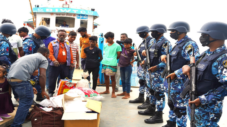 ঈদযাত্রায় নৌপথ নিরাপদ রাখতে প্রস্তুত বাংলাদেশ কোস্ট গার্ড দক