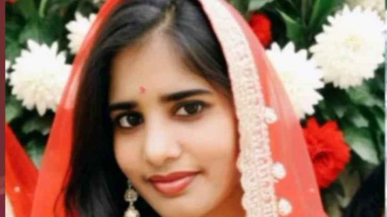 নড়াইলের লোহাগড়ায় গৃহবধূর মরদেহ উদ্ধার করেছ থানা পুলিশ