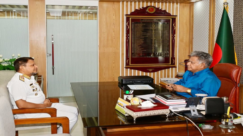 নৌপরিবহন উপদেষ্টা মহোদয়ের সাথে নৌবাহিনী প্রধানের সৌজন্য সাক