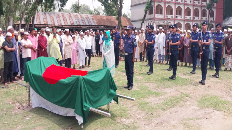 ফুলবাড়ীতে রাষ্ট্রীয় মর্যাদায় বীর মুক্তিযোদ্ধা দেলোয়ার হোস