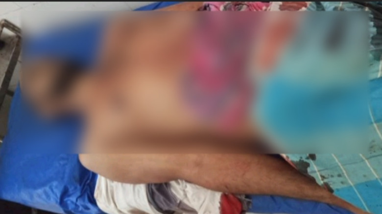নড়াইলের লোহাগড়ার খাজা মোল্লা নামে এক ব্যক্তিকে কুপিয়ে খুন এলাকায় অতিরিক্ত পুলিশ