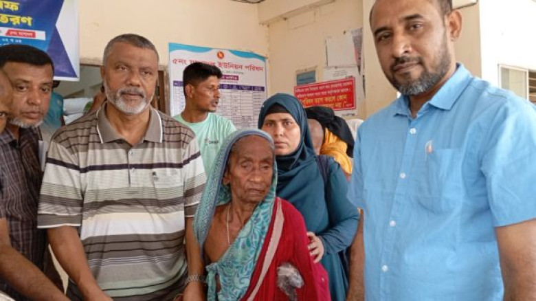 কিশোরগঞ্জে বিনামূল্যে ভিজি এফ খাদ্য শস্য দশ কেজি( চাল)  বিতরণ কর্মসূচি