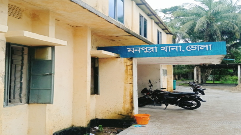 মনপুরায় রহস্য জনক ভাবে ঝুলন্ত অবস্থায় মরাদেহ উদ্ধার সন্দেহের